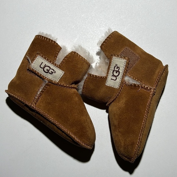 UGG Erin Bootie Baby Sheepskin Wool - Picture 2 of 8